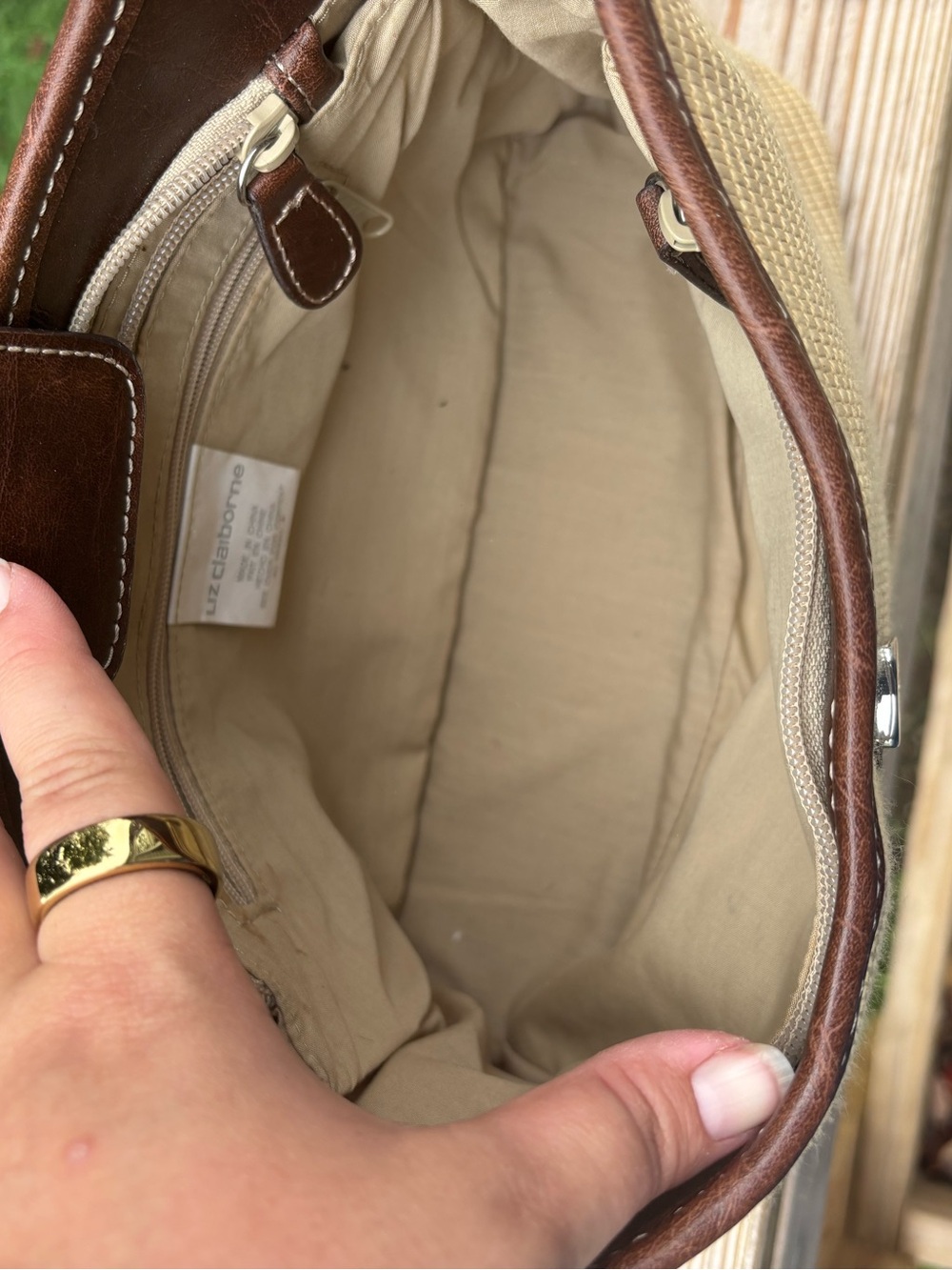 Liz Claiborne Cream Woven Shoulder Bag with Brown Trim - Picture 5 of 10